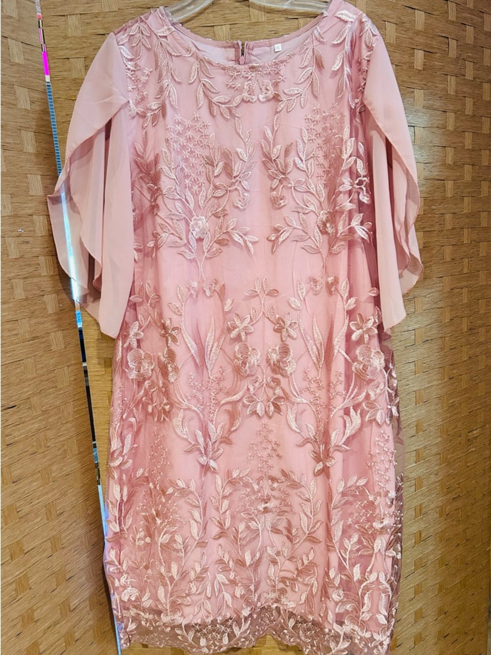 Plus Size Elegant Pink Floral Embroidered Sheath Dress